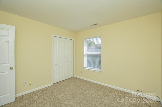 Building Photo - 6754 Sequoia Hills Dr