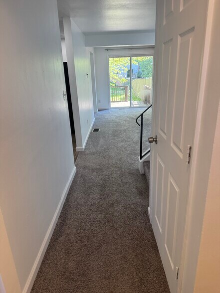 Building Photo - 8091 Weblank Way