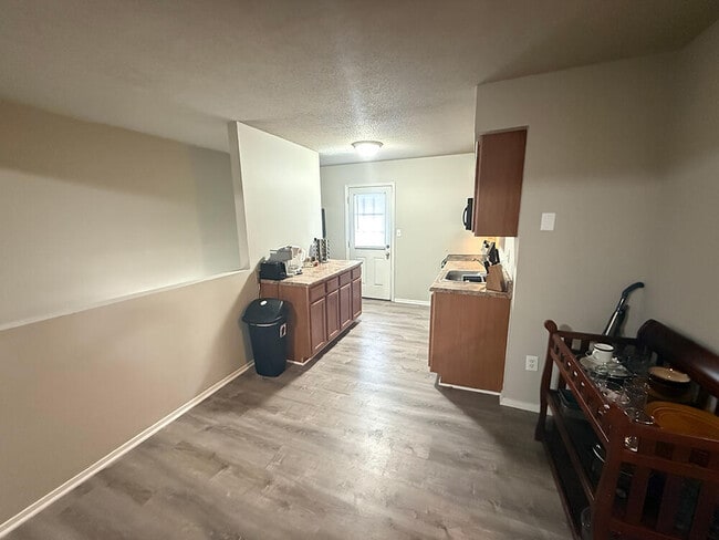 Building Photo - 212 Wheaton Ct