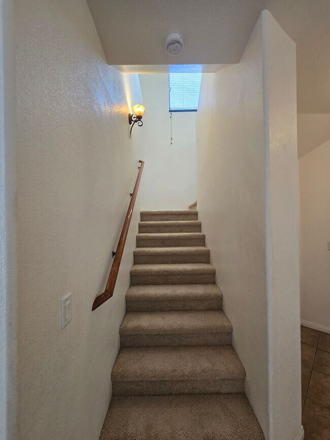 Building Photo - 9164 Craven Ave