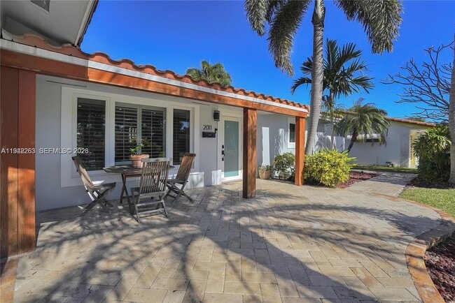 Building Photo - 2011 NE 31st Ct