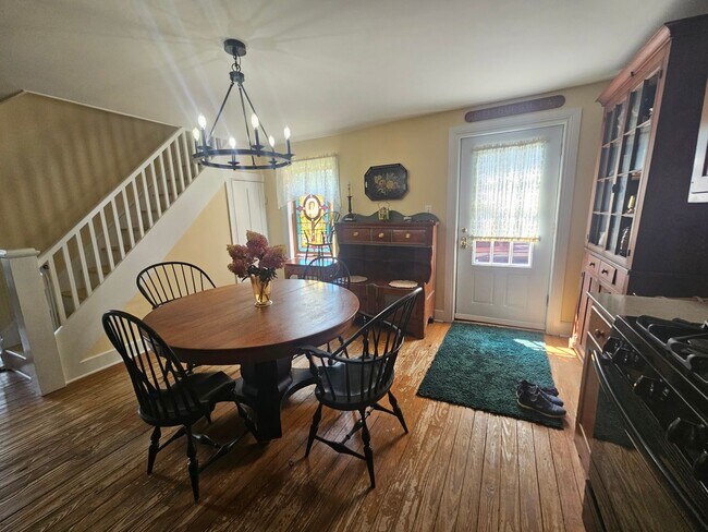 Building Photo - Amazing Farm Property!