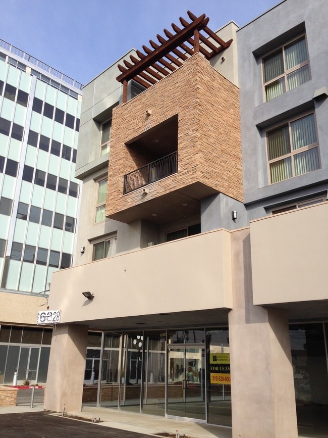 Building Photo - Villa Martelli