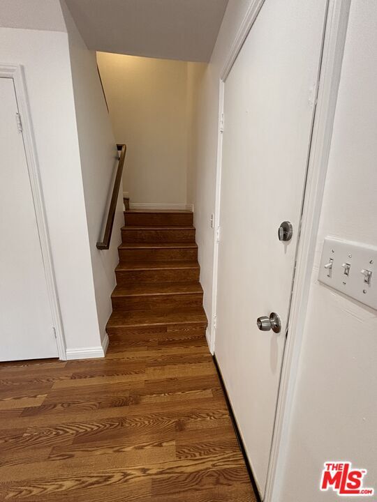 Building Photo - 10574 Sunland Blvd