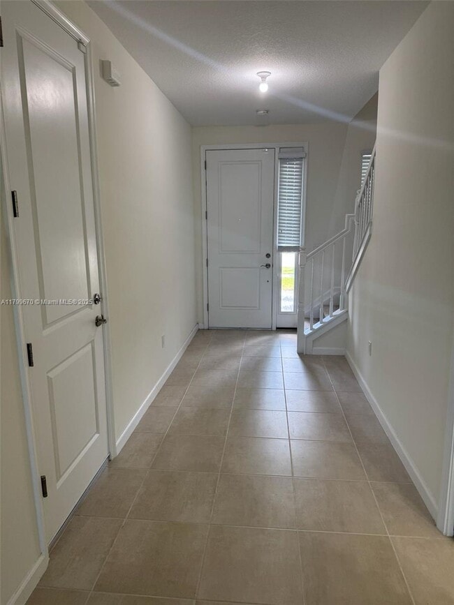 Building Photo - 5230 Thatcher Ct