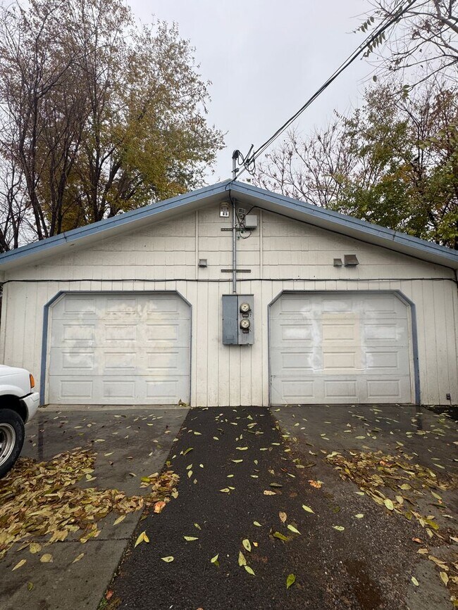 Building Photo - y90312