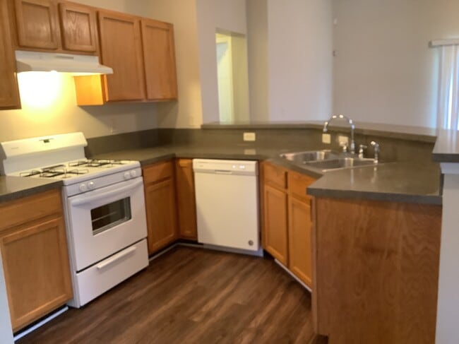 Building Photo - 3268 Volley Dr