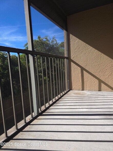 Building Photo - 245 Spring Dr