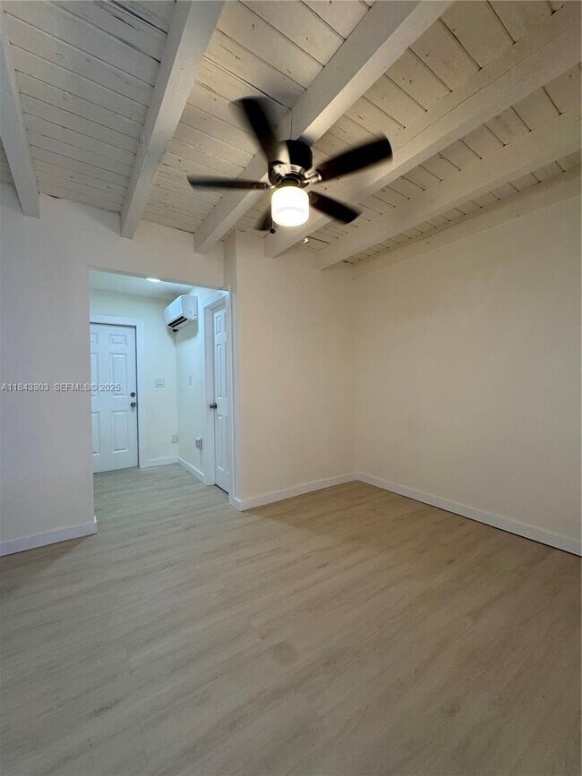 Building Photo - 630 SW 62nd Ct