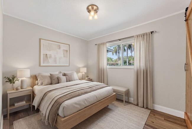 Building Photo - 624 NW 28th Ct