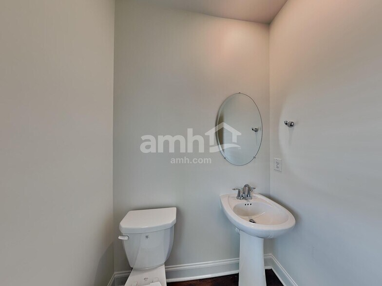 Building Photo - 3791 Blackshear Pl