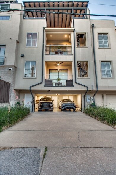 Building Photo - 3633 Brown St
