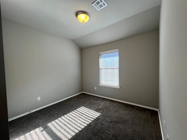 Building Photo - 8722 SW 40th Ter