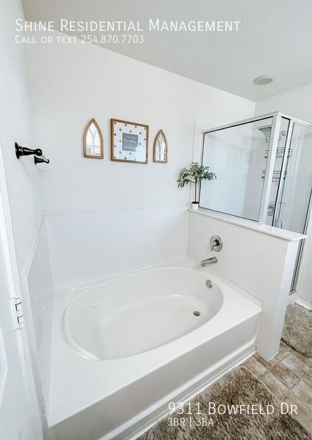 Building Photo - 9311 Bowfield Dr