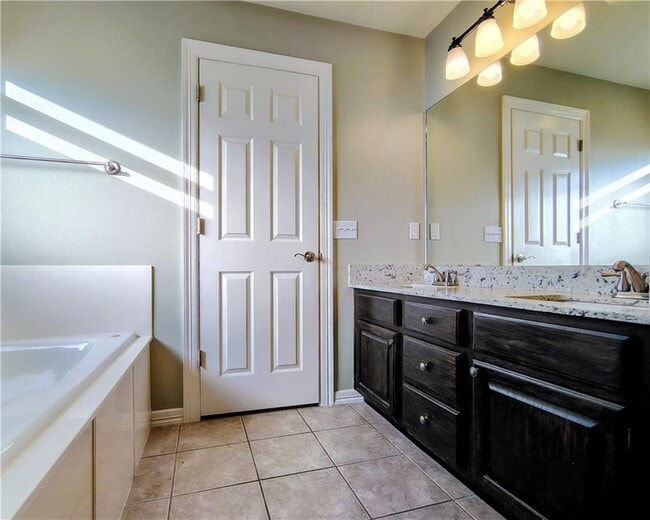 Building Photo - 311 Ketch Ct