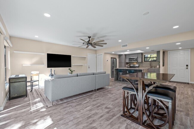 Building Photo - 11863 Wimbledon Cir