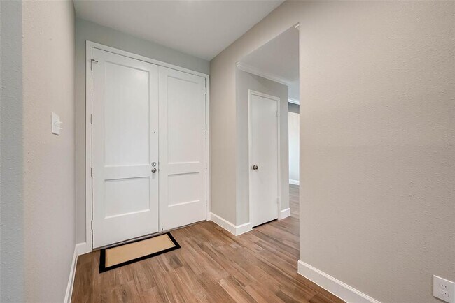 Building Photo - 2234 Kinbrook Dr