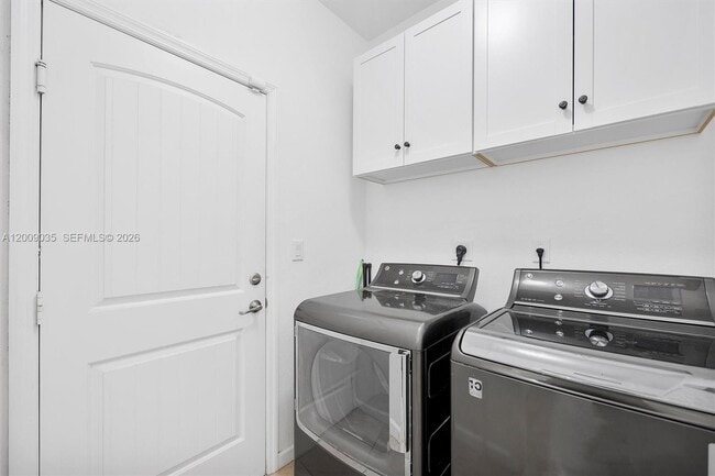 Building Photo - 25280 SW 119th Ave