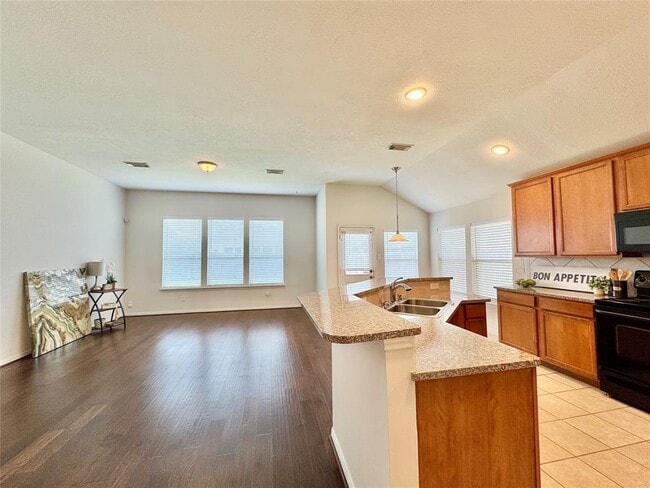 Building Photo - 2015 Lansing Cove Dr