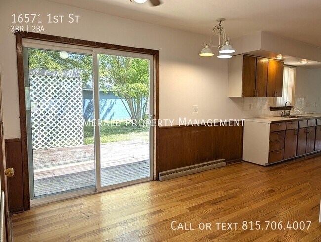 Building Photo - 16571 1st St