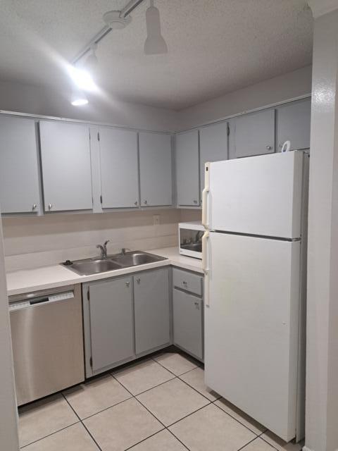 Building Photo - 2671 Riverside Dr