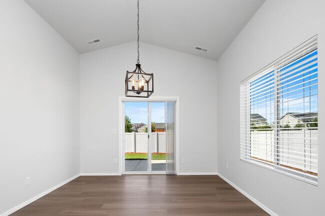 Building Photo - $200.00 Move in Special for September / Oc...