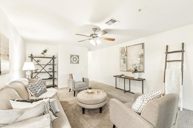 Building Photo - 9420 Ivy Brook Run