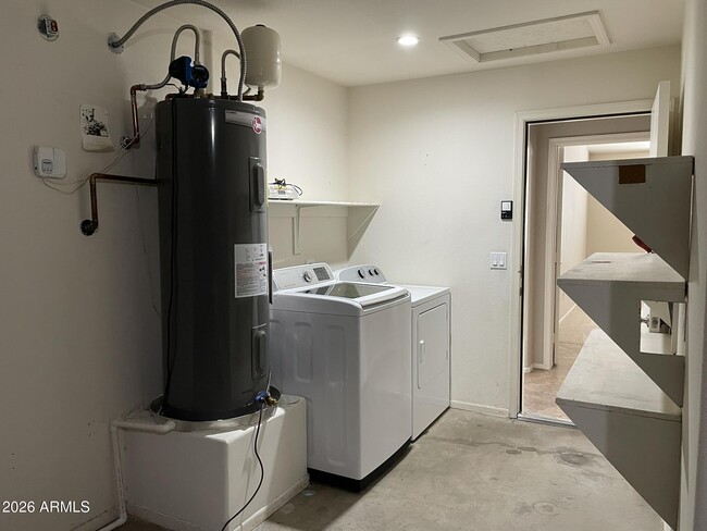 Building Photo - 3349 W Abraham Ln