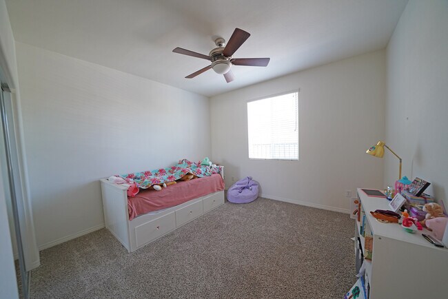 Building Photo - 28635 N Pietro Dr