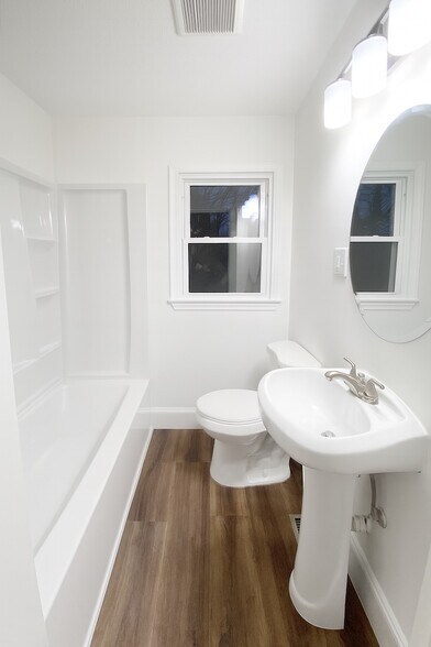 Building Photo - 1201 Highland Ave