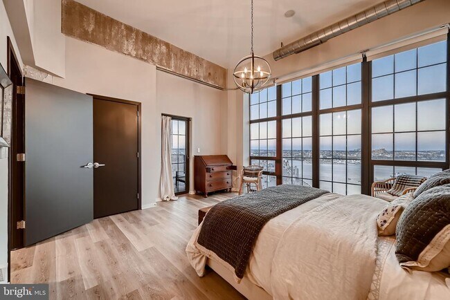 Building Photo - 1200 Steuart St