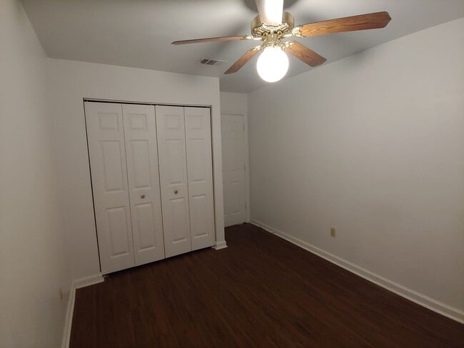 Building Photo - 4 BR / 3 BA Townhouse in San Luis Area off...