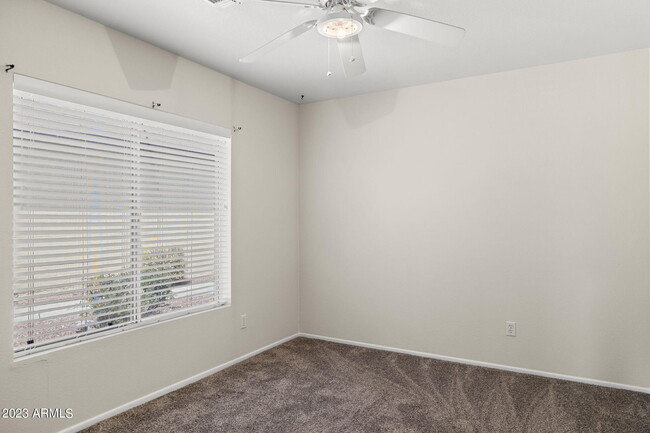 Building Photo - 11005 W Seldon Ln