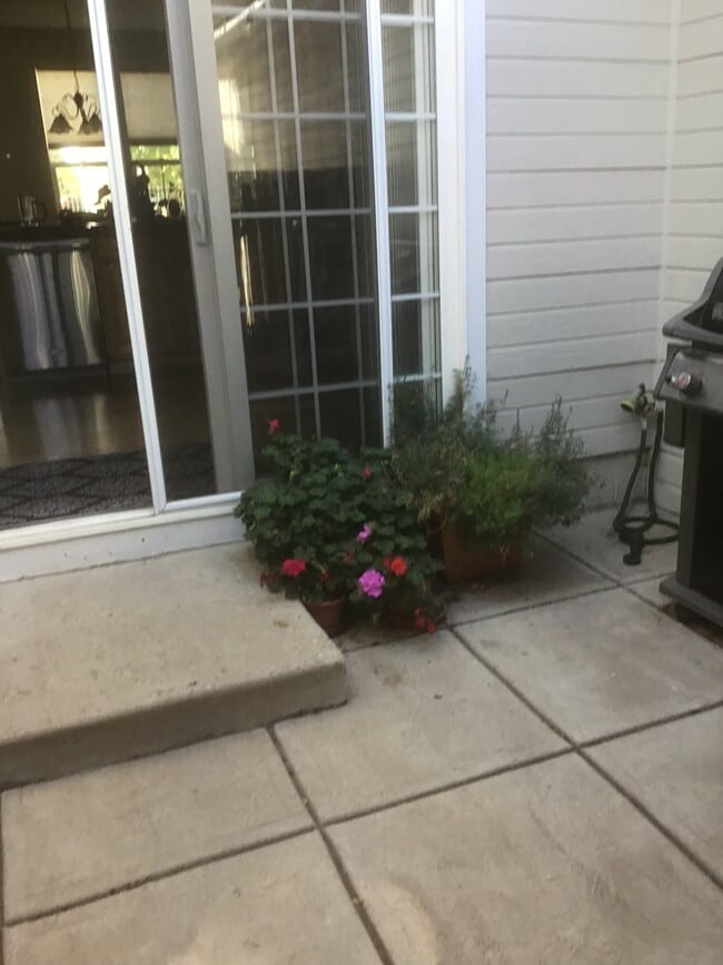 Building Photo - 8300 Fairmount Dr