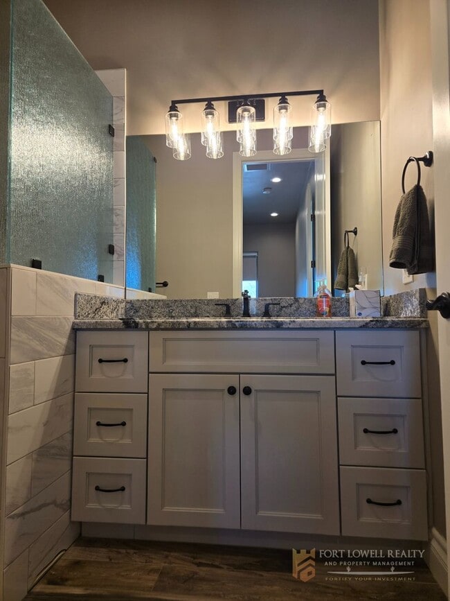 Building Photo - Stunning 2-bed, 2-bath Casita in North Phoenix