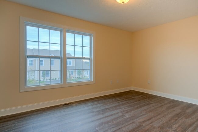 Building Photo - More units and move-in options available!