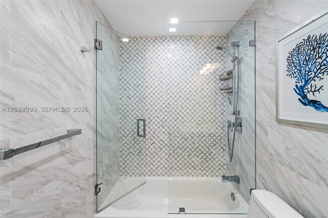 Building Photo - 5055 Collins Ave