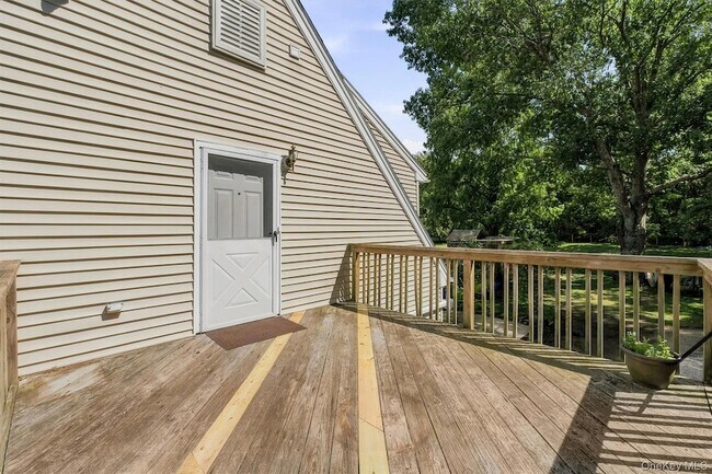 Building Photo - 539 Elizabeth Rd