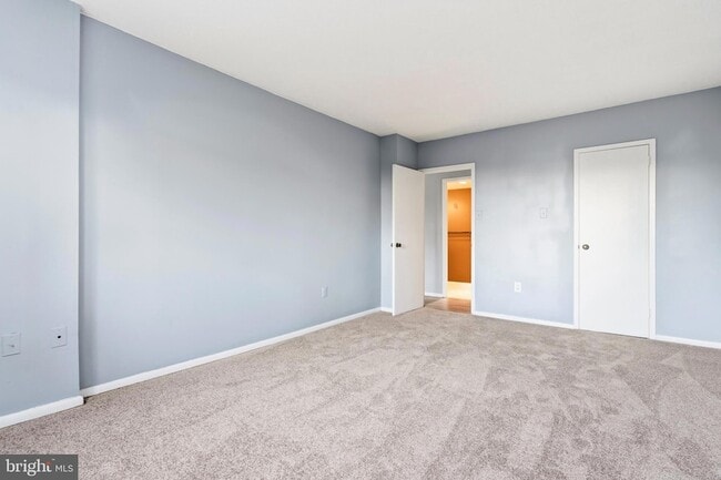 Building Photo - 2059 Huntington Ave