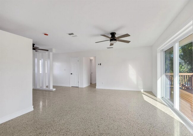 Building Photo - 4869 Venetian Blvd NE