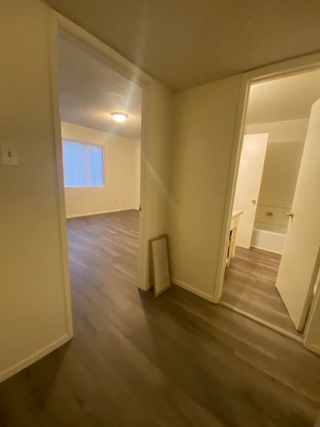 Building Photo - 1952 Stine Rd