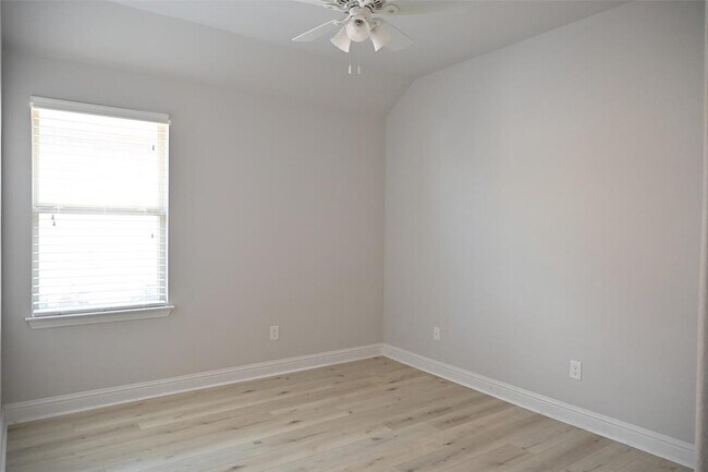 Building Photo - 504 Mistflower Springs Dr