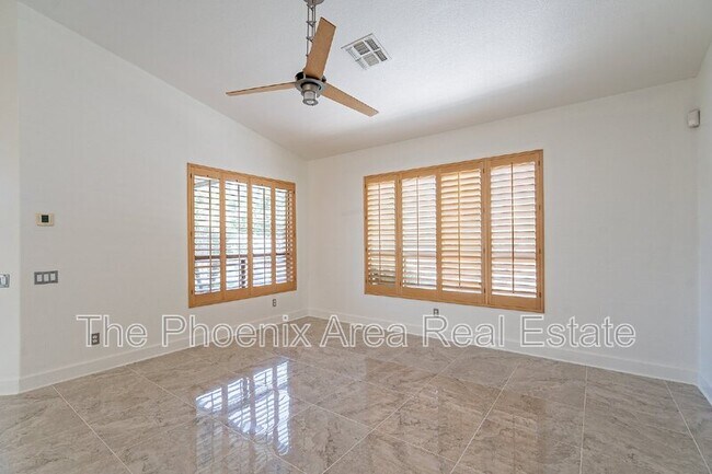 Building Photo - 4663 S Oleander Dr