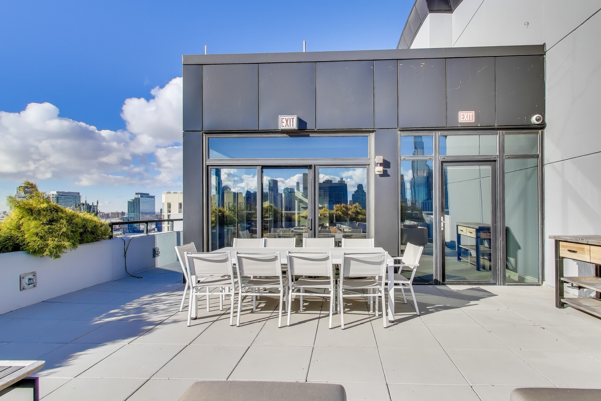 Building Photo - 375 W Erie St