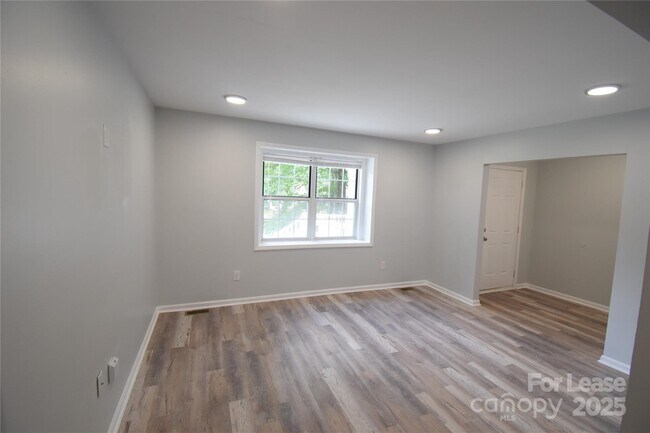 Building Photo - 6628 Cool Water Ct