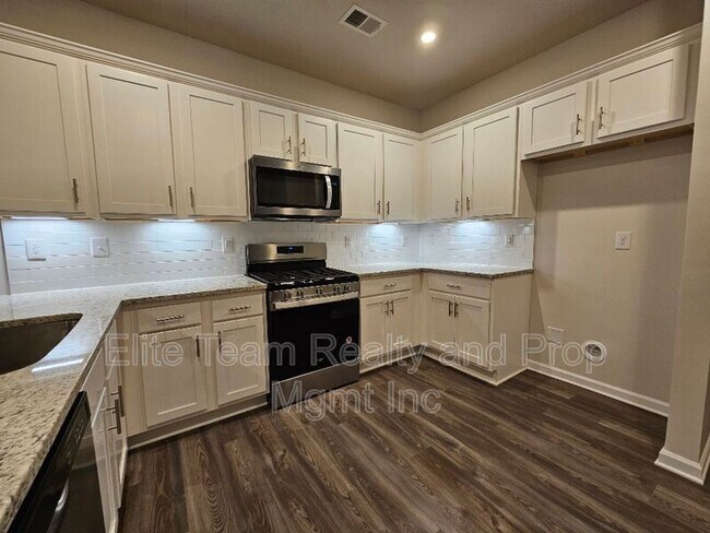 Building Photo - 5416 Kinsbridge Dr