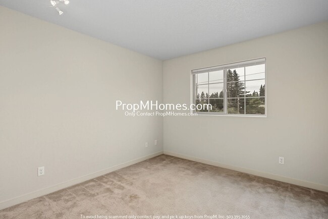 Building Photo - Four Bedroom Home in King City!