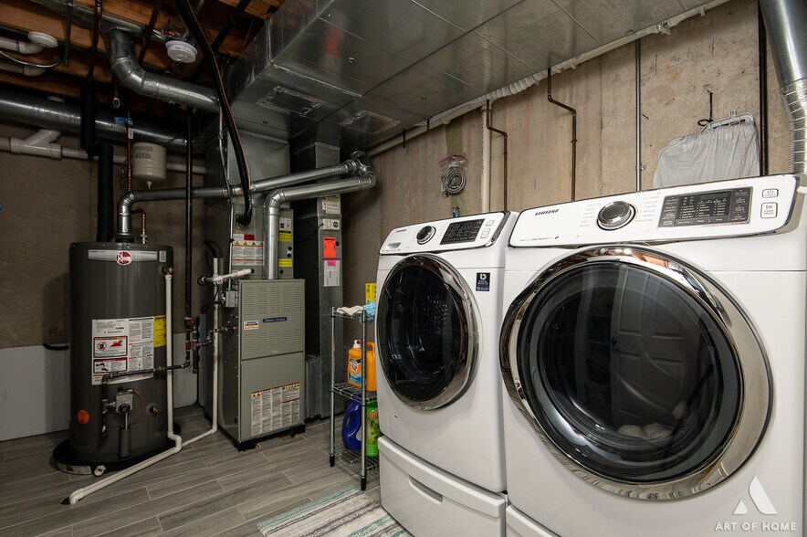 Building Photo - 7247 Bradford Ct