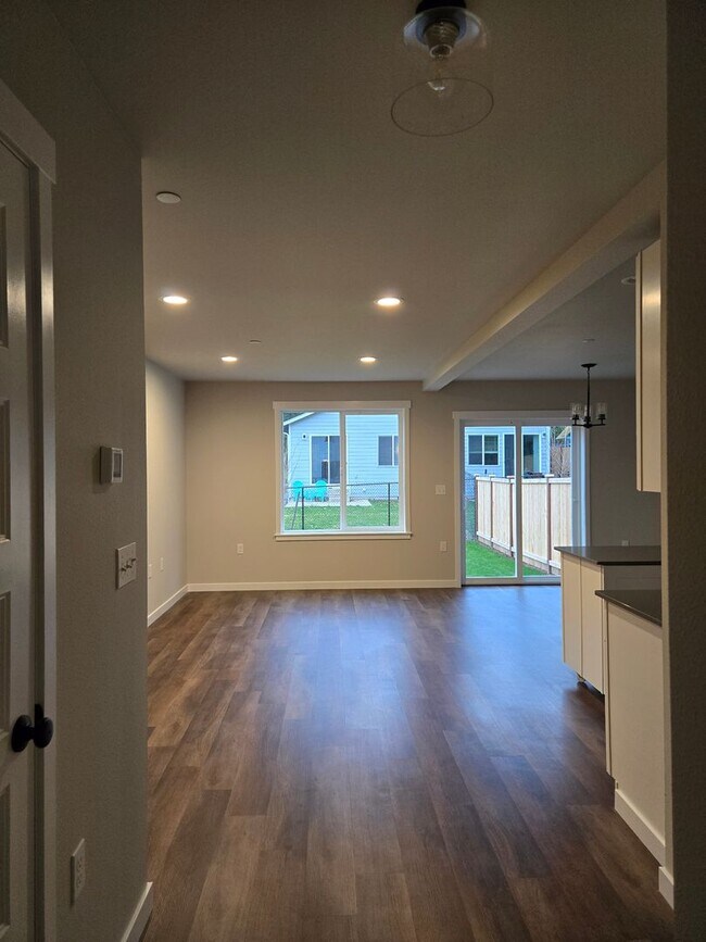 Building Photo - 1820 chipman St SE