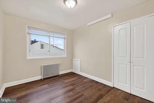 Building Photo - 3207 11th Pl SE